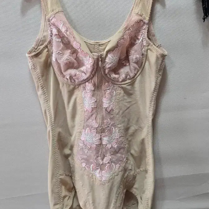 [BUNJANG] Women's Floral Embroidered All-in-One Bodysuit B85LL / 보정 올인원B85LL