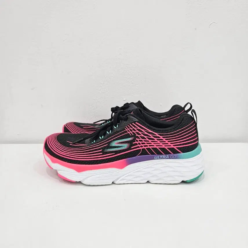 [BUNJANG] Skechers Go Run Max Cushioning Sneakers Size 245 / 스케쳐스 맥스 쿠셔닝 245