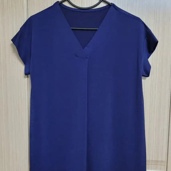 [BUNJANG] Navy V-Neck Short Sleeve T-Shirt / 네이비 브이넥 반팔 티셔츠