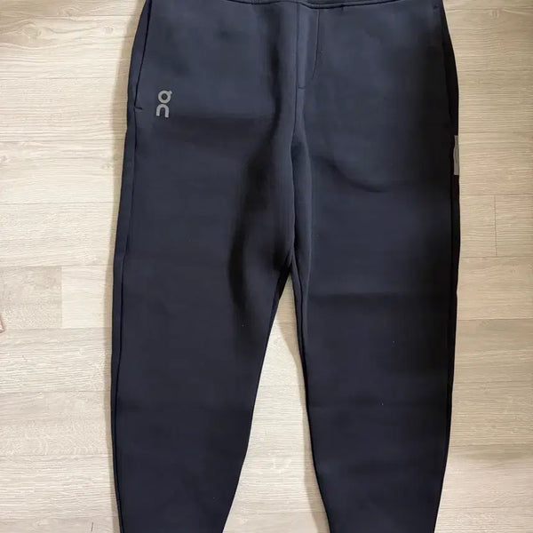 [BUNJANG] On Running Tech Sweatpants Black M / 온러닝 포커스 테크 스웻팬츠 블랙 M 새상품
