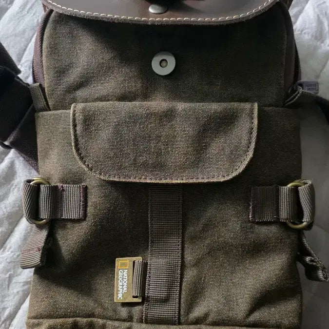[BUNJANG] National Geographic Shoulder Bag Khaki / 내서날지오그라픽 가방