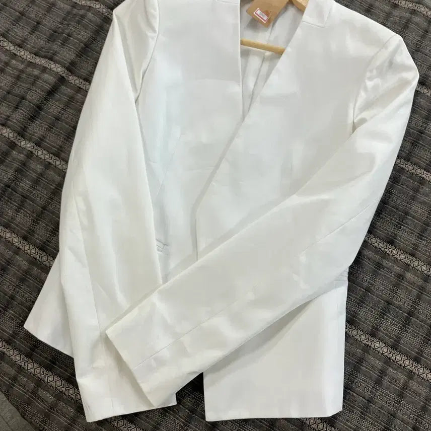 [BUNJANG] Theory White Open Collar Jacket / 띠오리 화이트 오픈 카라 자켓