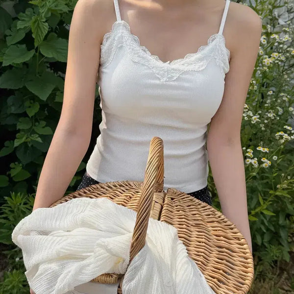 [BUNJANG] Moreen Built-in Cap Lace Sleeveless Top / 모어렌 캡내장 로브닝 레이스 슬리브리스 판매합니다!