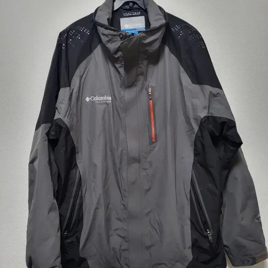 [BUNJANG] Columbia Titanium Men's Hiking Jacket Grey/Black / 81402 컬럼비아 티타늄 남성 자켓 그레이/블랙