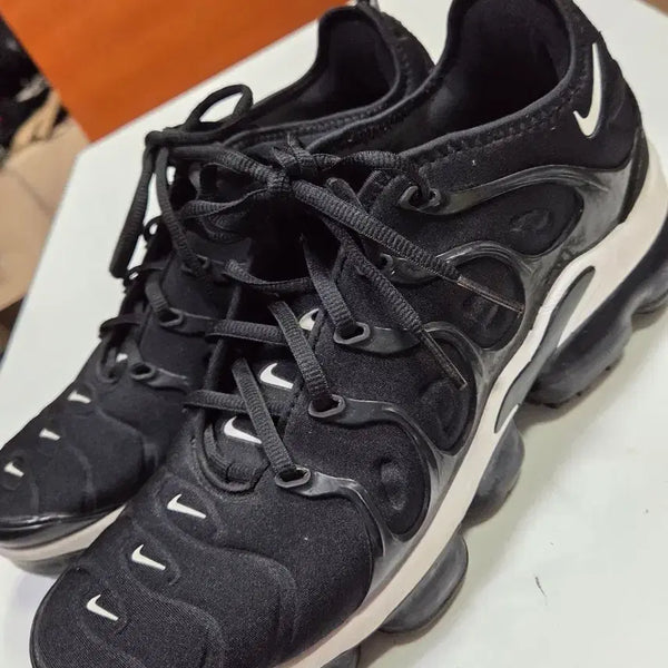[BUNJANG] Nike Air VaporMax Black/White Sneakers (Size 280) / 나이키 에어 베이퍼맥스 블랙/화이트280