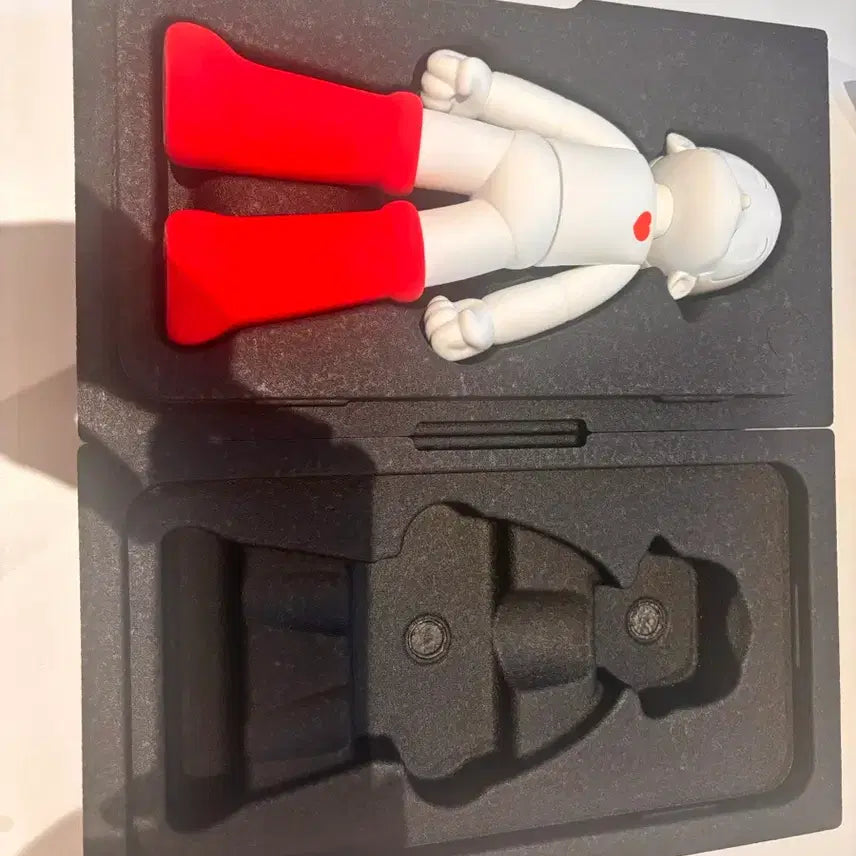 [BUNJANG] Astro Boy 60th Anniversary Figure & Wireless Charger Set / 아톰 60주년 기념 피규어 + 아톰 무선충전기