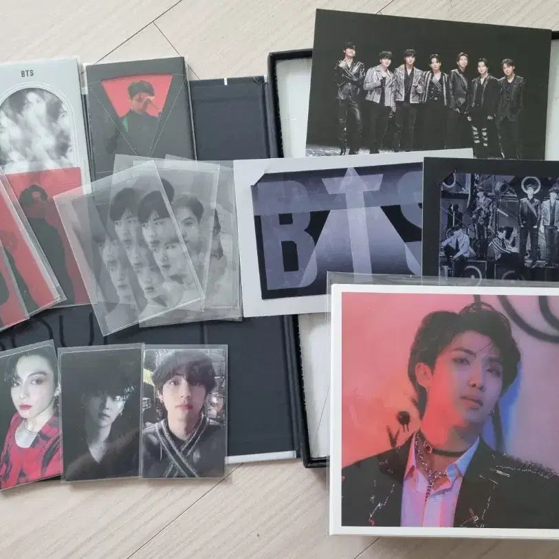 [BUNJANG] BTS MAP OF THE SOUL Special Edition Photobook (First Edition) with Suga, V, Jungkook Random Photocards / [일반택배비 포함]방탄소년단 BTS MAP OF THE SOUL 맵솔 포토북 스페셜 세트 초판 슈가,뷔,정국 랜덤 포카 포함 풀구성 원가 이하 양도