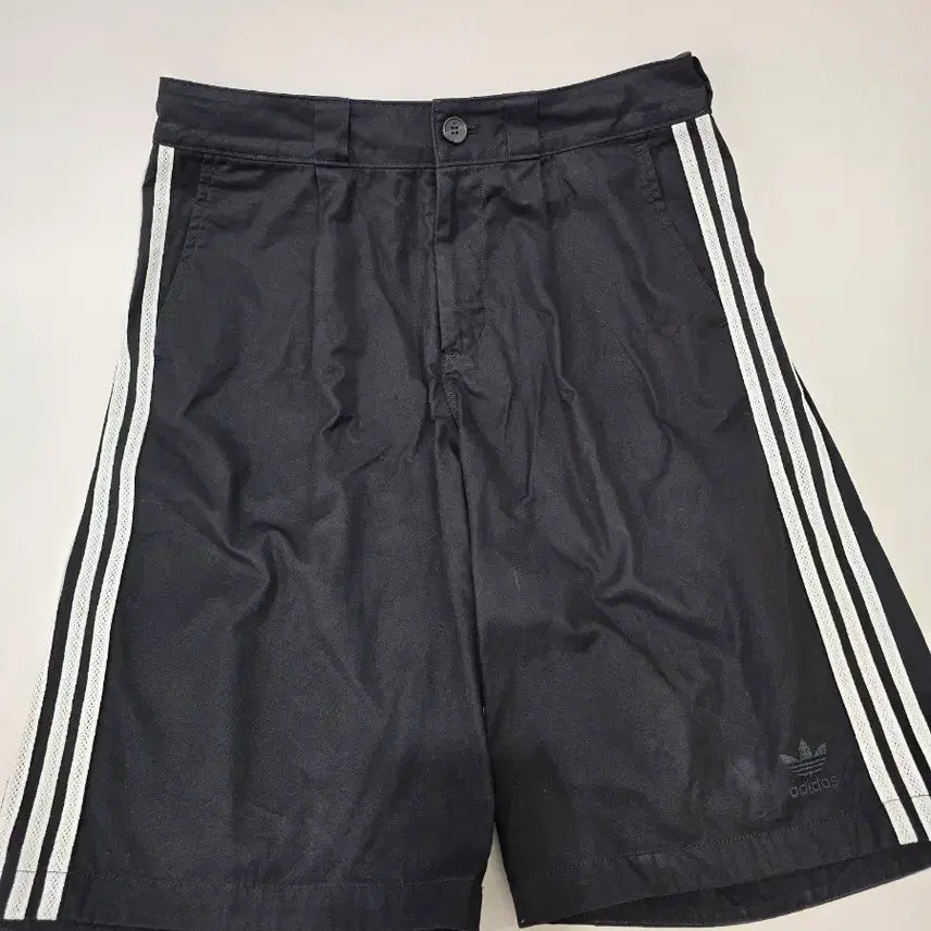 [BUNJANG] Adidas x Yeseyesee Track Shorts Black / 아디다스 x 예스아이씨 팬츠 반바지 L