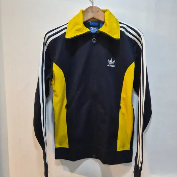 [BUNJANG] Adidas Europa Multicolor (Navy/Yellow) Jersey Size 100 / 새제품 100) 아디다스 유로파 멀티컬러 (네이비/옐로우) 져지 팝니다