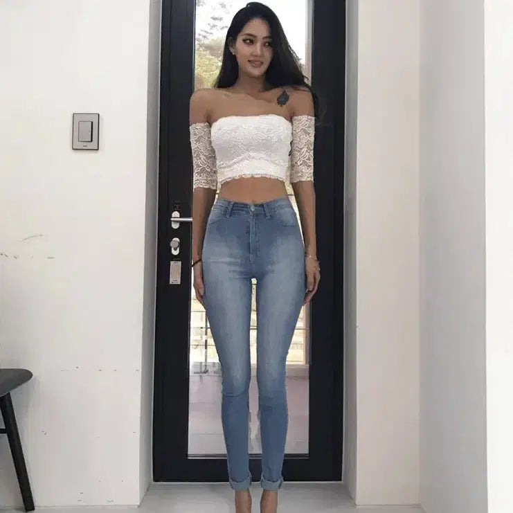 [BUNJANG] Bad Blood Black Lace Off-Shoulder Crop Top / [새제품] 배드블러드 블랙 레이스 오프숄더 크롭티