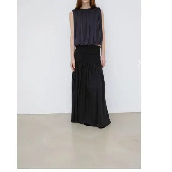 [BUNJANG] MonoHa Shirring Volume Sleeveless Top & Draped Long Skirt Set - Dark Grey / 모노하 세트 새상품