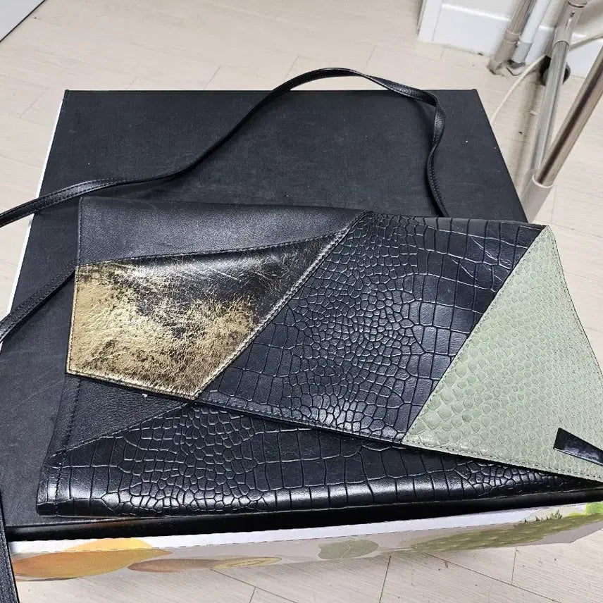 [BUNJANG] Loose & Lounge Shoulder Bag Black/Green / 루즈앤라운지 숄더백 블랙/그린 상태매우좋음