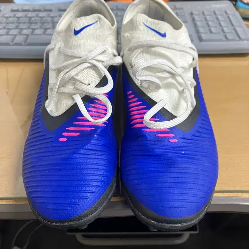 [BUNJANG] Nike Phantom GT2 TF Soccer Cleats Blue Pink / 나이키 팬텀 GT2 TF 축구화 블루 핑크