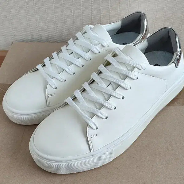 [BUNJANG] Sixfit Leather Sneakers Size 260 Men's Height-Increasing Athletic Shoes / 식스핏 가죽스니커즈260 남성 운동화 키높이 새상품