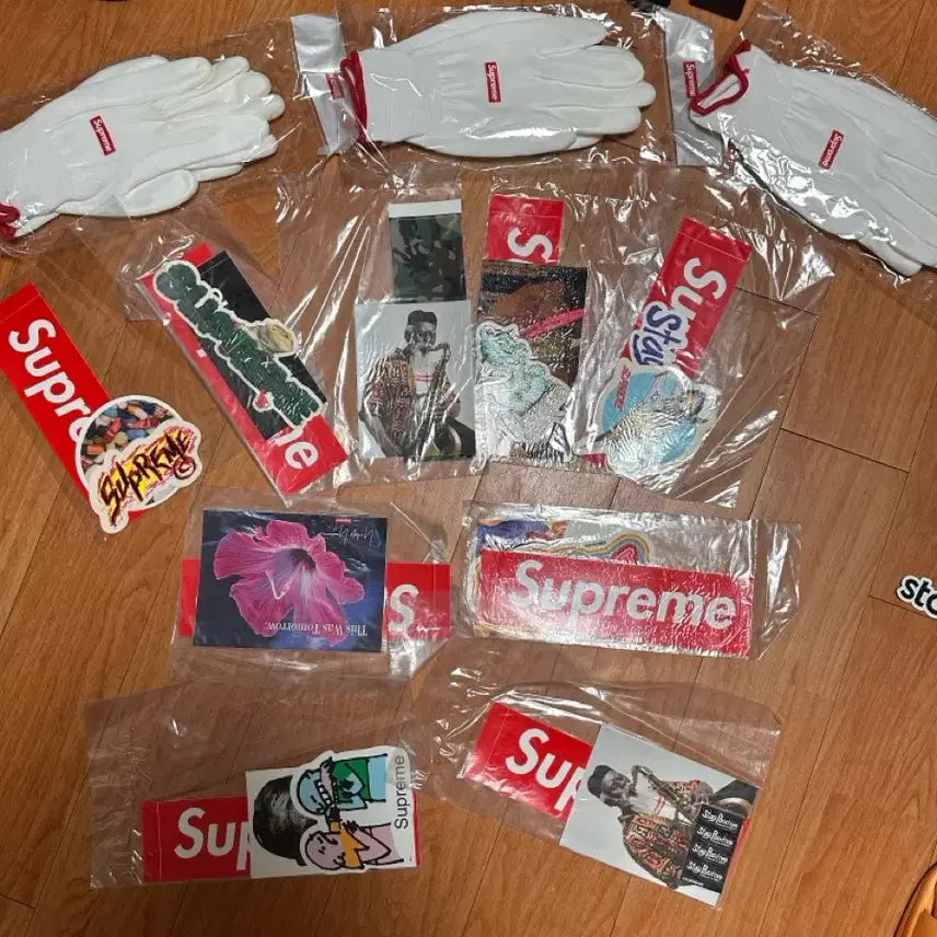 [BUNJANG] Supreme Work Gloves + Sticker Pack / 슈프림 목장갑 + 스티커팩