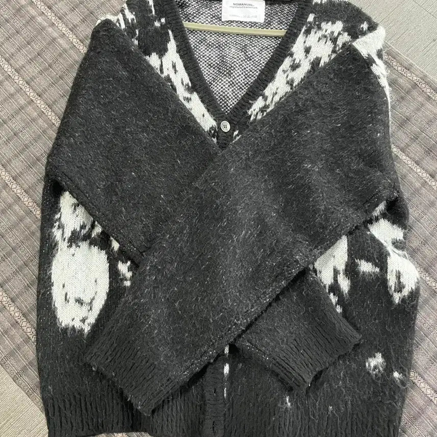 [BUNJANG] Nomaterial Pattern Cardigan L / 노매뉴얼 패턴 가디건 L
