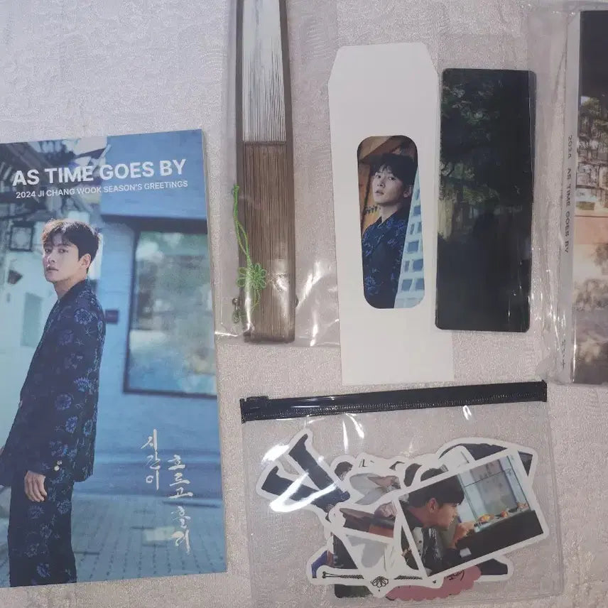 [BUNJANG] Ji Chang-wook 2024 Signed Season's Greetings Full Set / 지창욱 2024 시그 풀구성