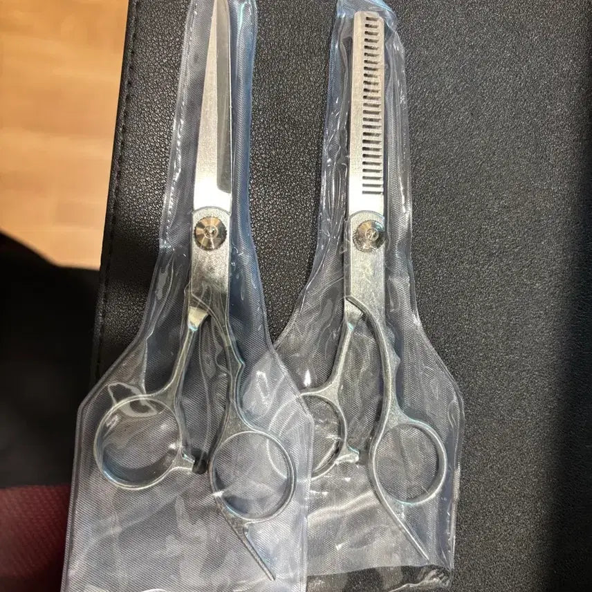 [BUNJANG] 2-Piece Hairdressing Scissor Set (New) / 미용 가위 세트 2종(새상품)