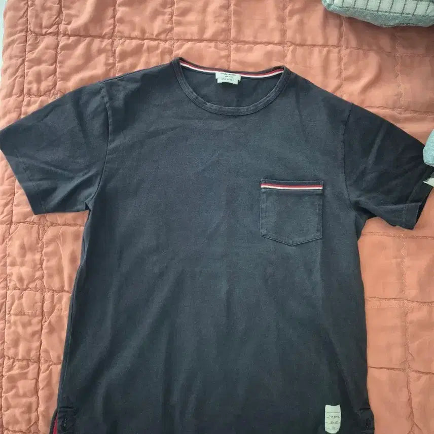 [BUNJANG] Thom Browne Navy Pocket T-Shirt / 톰브라운 포켓 반팔티