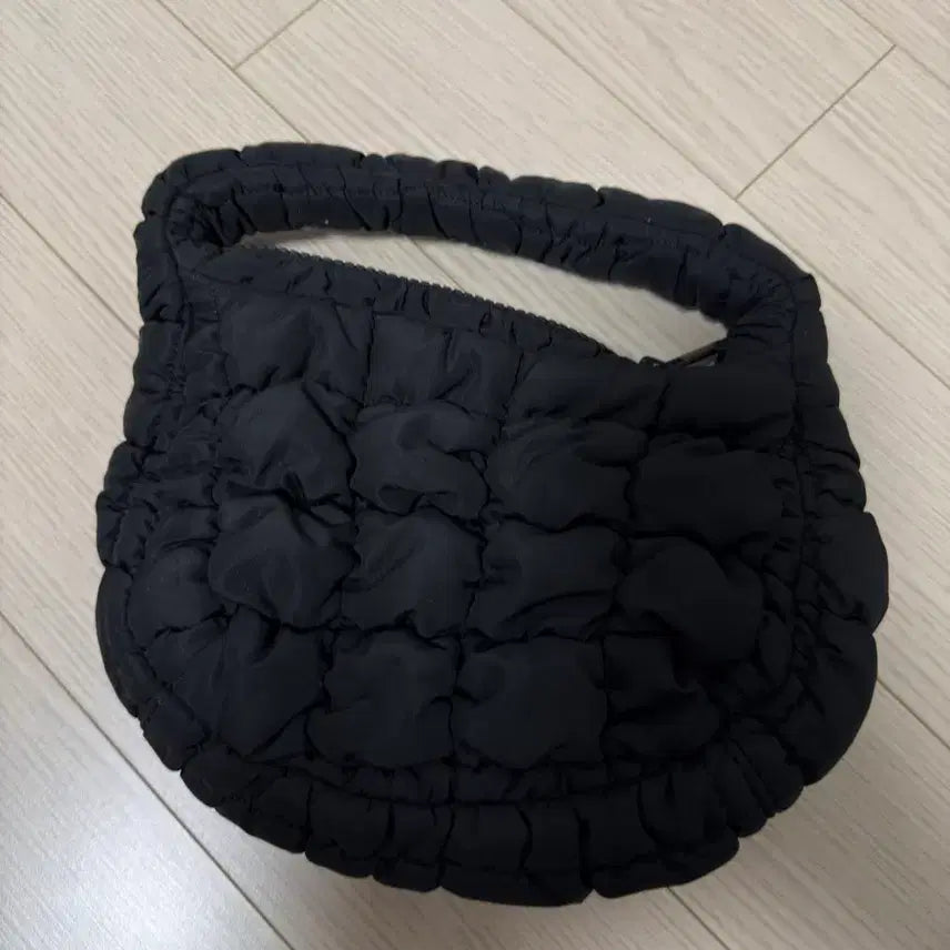 [BUNJANG] COS Quilted Micro Bag Black / 코스 퀄티드 마이크로백 블랙 구름빵 미니