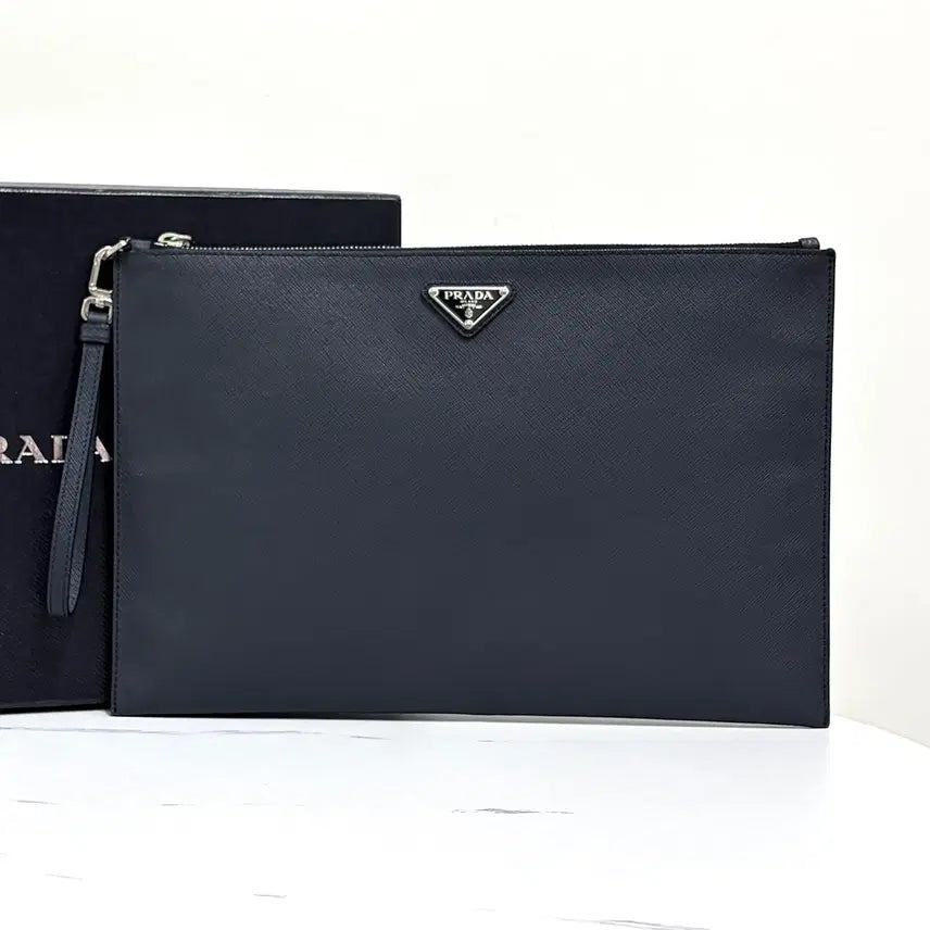 [BUNJANG] Prada Saffiano Triangular Logo Clutch Bag Navy / 프라다 사피아노 삼각로고 클러치백 네이비
