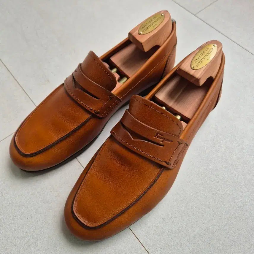 [BUNJANG] Salvatore Ferragamo Brown Leather Loafers / 페라가모 로퍼 250