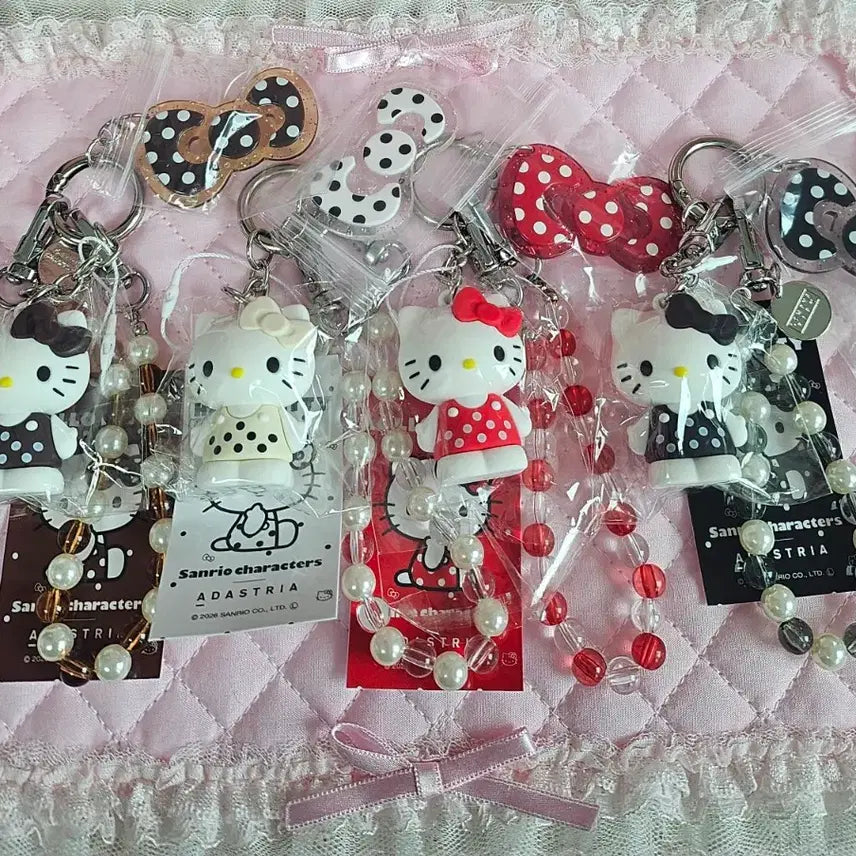 [BUNJANG] Sanrio Loriz Farm Kitty Figure Bead Keychain / (일본정품/한정판/품절대란) 산리오 로리즈팜 키티 피규어 비즈 키홀더