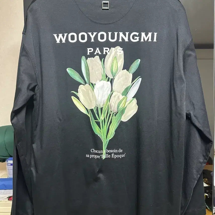 [BUNJANG] Wooyoungmi Flower Print Long Sleeve Back Logo T-shirt Black / 우영미 플라워 프린트 롱슬리브 백로고 티셔츠 블랙