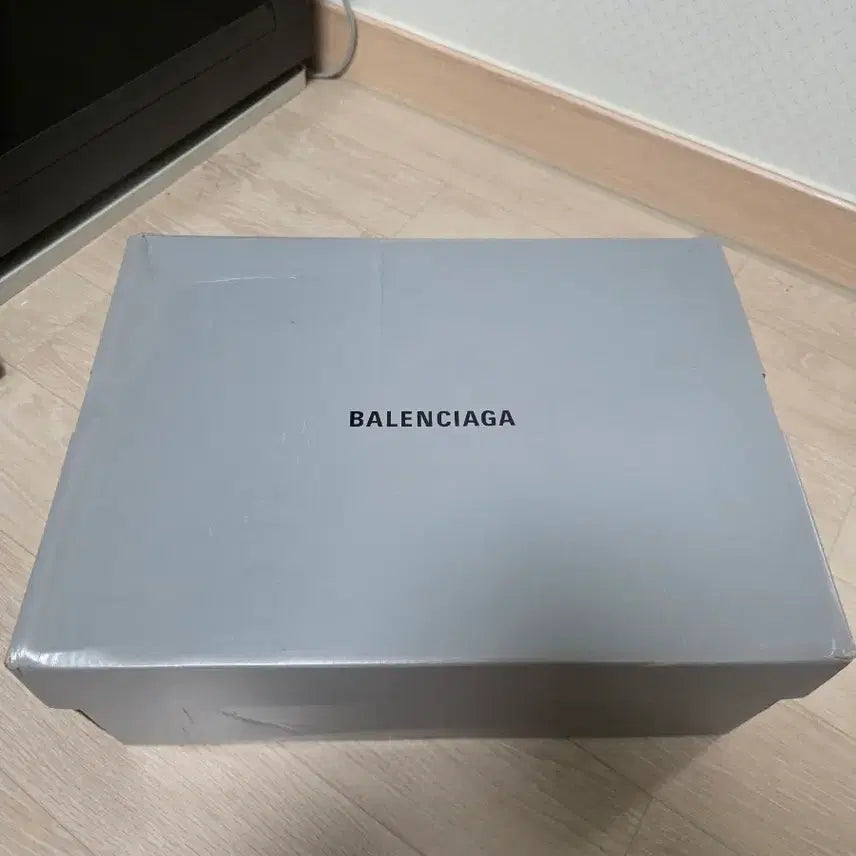 [BUNJANG] Balenciaga 3XL Sneakers Eggshell / 발렌시아가 3xl 40 에그쉘