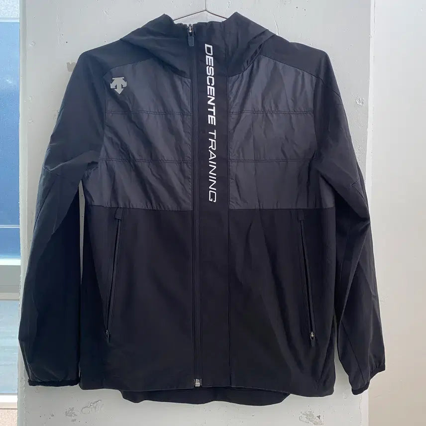 [BUNJANG] Descente Kids Windbreaker Jacket Size 150 / (키즈150) 데상트 바람막이 자켓