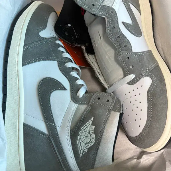 [BUNJANG] Air Jordan 1 Retro High OG Black & Smoke Grey (275mm) / (새상품) 에어 조던 1 레트로 하이 OG 블랙 앤 스모크그레이 275