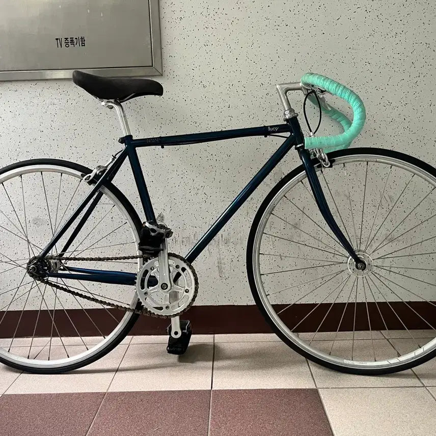[BUNJANG] Veloline Lusy Chromoly Frame Classic Fixie Bicycle (470 Size) / 벨로라인 루시. Lusy. 크로몰리 프레임의 클래식 픽시. 470사이즈.