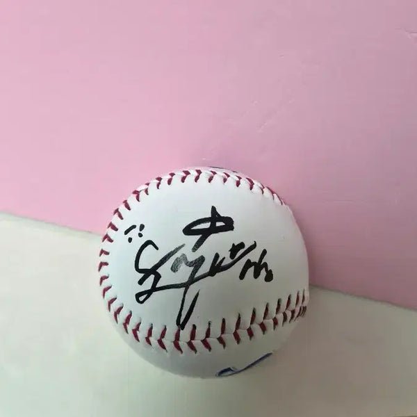 [BUNJANG] Samsung Lions Cheonsoun Autographed Baseball / 삼성라이온즈 천소윤 치어리더 친필 싸인볼 입니다
