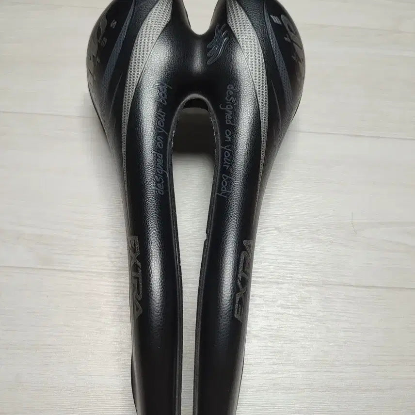 [BUNJANG] Selle SMP Extra Bicycle Saddle / 안장통에 좋은 셀레(selle) smp 엑스트라 자전거 안장 팝니다. 택포3.5만