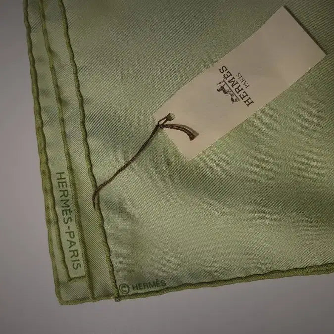[BUNJANG] Hermès Carré 70cm Silk Twill Scarf Mint Green / 에르메스 까레 70cm 택포 새상품 정품