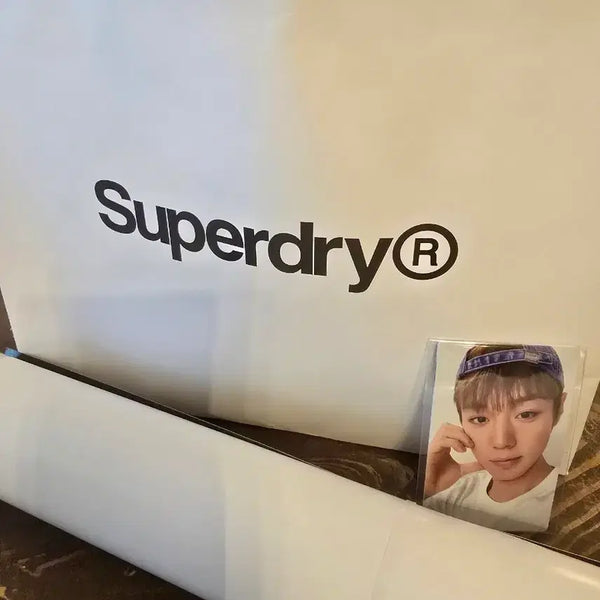 [BUNJANG] Park Jihoon Superdry Bromide + 3 Photocards / 슈퍼드라이 박지훈 브로마이드+포카3종