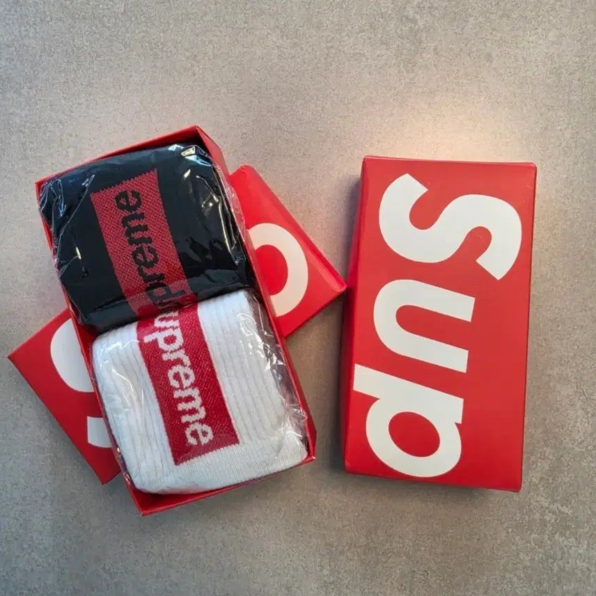 [BUNJANG] Supreme Box Logo Socks Set (2 Boxes, 4 Pairs) / 슈프림 박스 로고 양말 세트 2박스 4켤레