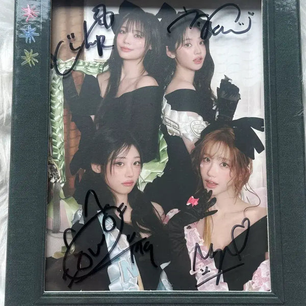 [BUNJANG] QWER Autographed Album / QWER 친필 싸인 앨범
