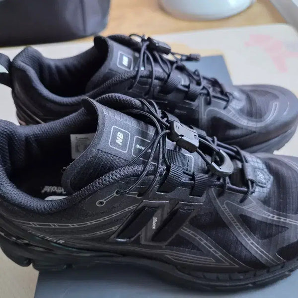 [BUNJANG] New Balance 1906R Black Dark Silver Metallic / 뉴발란스 1906R 블랙 다크 실버 메탈릭 (235) - 1회 착용 극미중고