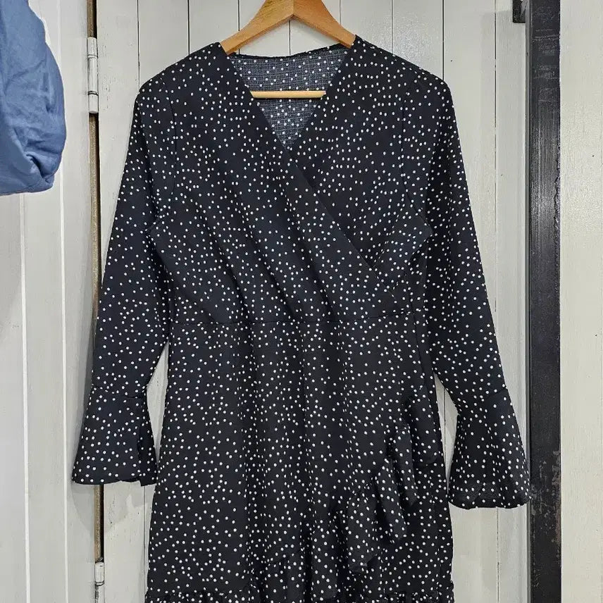 [BUNJANG] Women's Polka Dot Mini Dress / 여성 도트 원피스 Free 블랙 프릴 랩스타일 긴팔 봄 가을 미니원피스