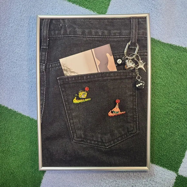 [BUNJANG] Denim Jeans Frame Keyring Pin Badge Brooch Set / [새상품] 데님 청바지 액자 키링 키체인 열쇠고리 핀뱃지 브로치