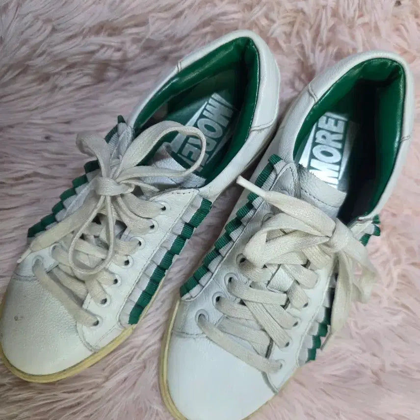 [BUNJANG] Women's Ruffled Sneakers White Green / 240..러플 여성  스니커즈 화이트 그린