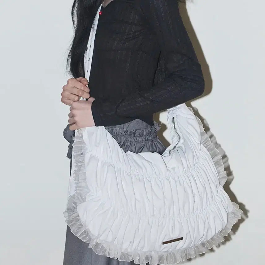 [BUNJANG] Illico Frill Bubble Big Cross White / 일리고 프릴 버블 빅 크로스 화이트