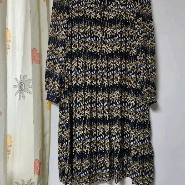 [BUNJANG] LALAMARKET Chiffon Pleated Pattern Long Dress / 라라마켓 쉬폰 플리츠 패턴 롱 원피스 77