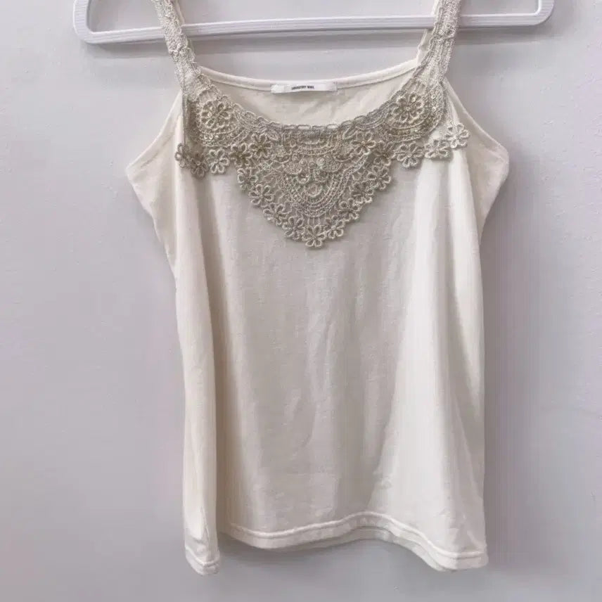 [BUNJANG] Oriental Sleeveless Top - Butter Yellow, Vintage Lace Detail / 일브 버터 색감 비즈 오리엔탈 슬리브리스