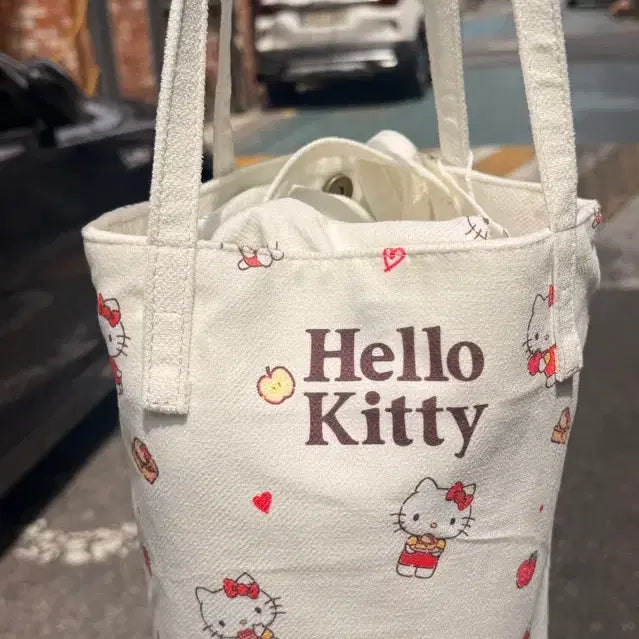 [BUNJANG] Hello Kitty Pattern Canvas Tumbler Bag / 헬로키티 패턴 캔버스 텀블러백