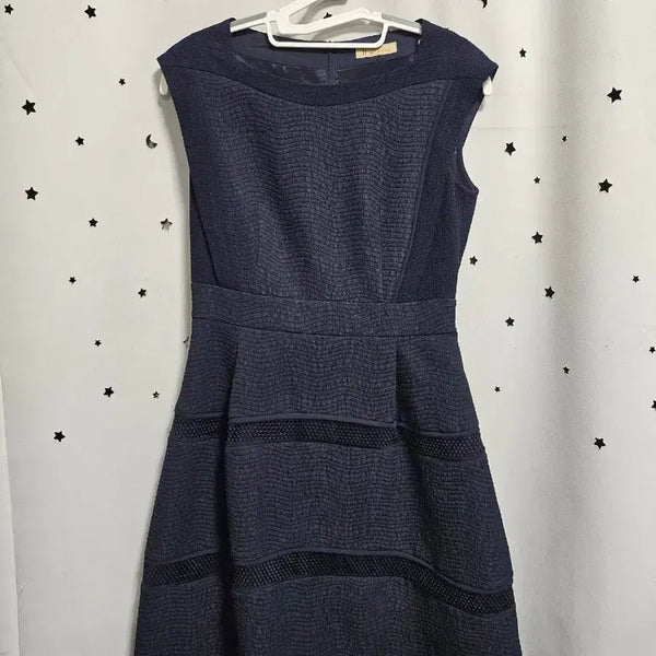 [BUNJANG] It Michaa Navy Embossed Sleeveless Midi Dress / 잇미샤 네이비 엠보싱 민소매 원피스 85