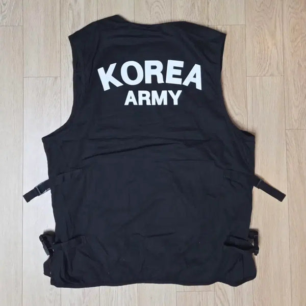 [BUNJANG] Kamizone Korean Army Black Ice Vest Size 105 (Unused) / 미사용 카미존 한국 육군 검정색 아이스조끼 105사이즈 (줄자사진 참고)