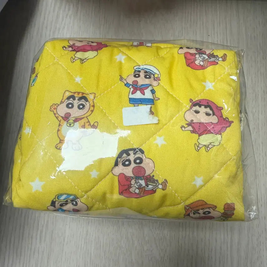 [BUNJANG] Crayon Shin-chan Yellow 3D Pouch / 짱구 노랑 입체파우치 팝니다