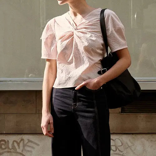 [BUNJANG] L'EUVRE 24SS Twisted Short Sleeve Blouse - M / 루에브르) 새상품 24ss 꼬임 반팔 블라우스 -M
